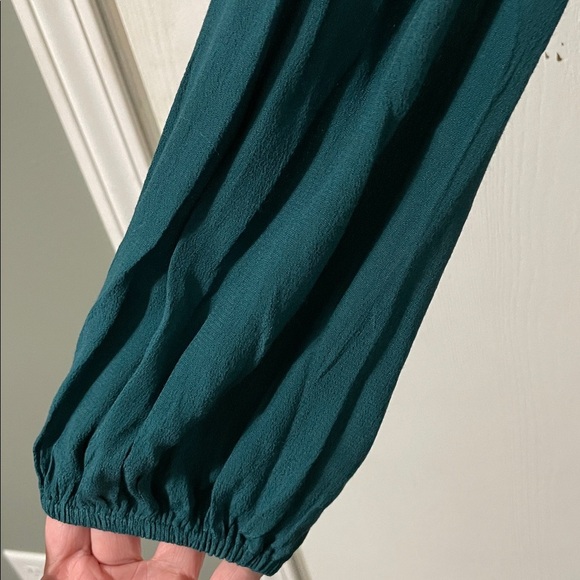 NWT Lulus Conversation Starter Emerald V-Neck Long Sleeve Button-Up Top Sz Small - Picture 5 of 7